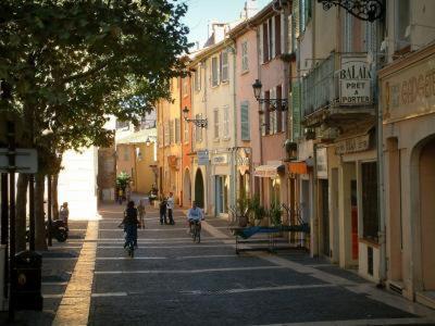 Magnifique Studio Au Coeur Historique De Fréjus Buitenkant foto