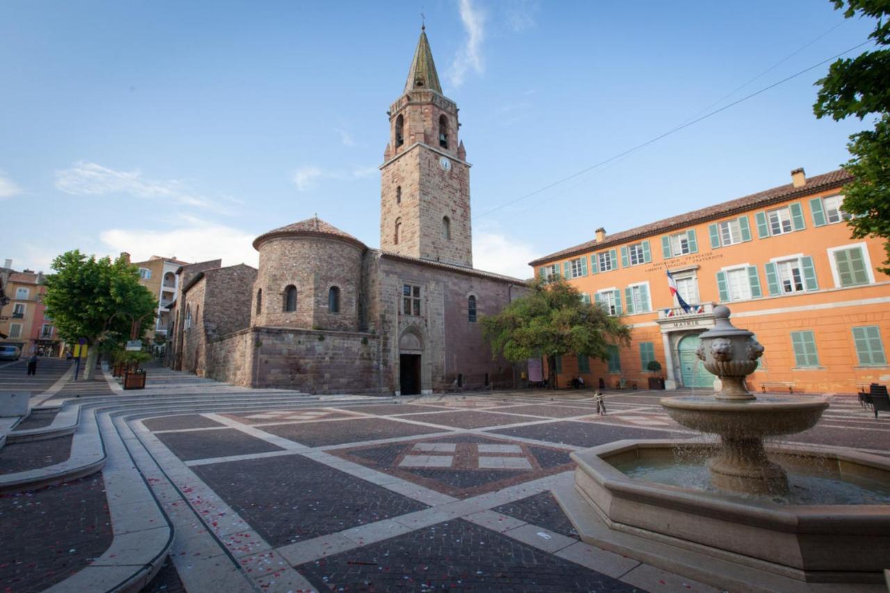 Magnifique Studio Au Coeur Historique De Fréjus Buitenkant foto
